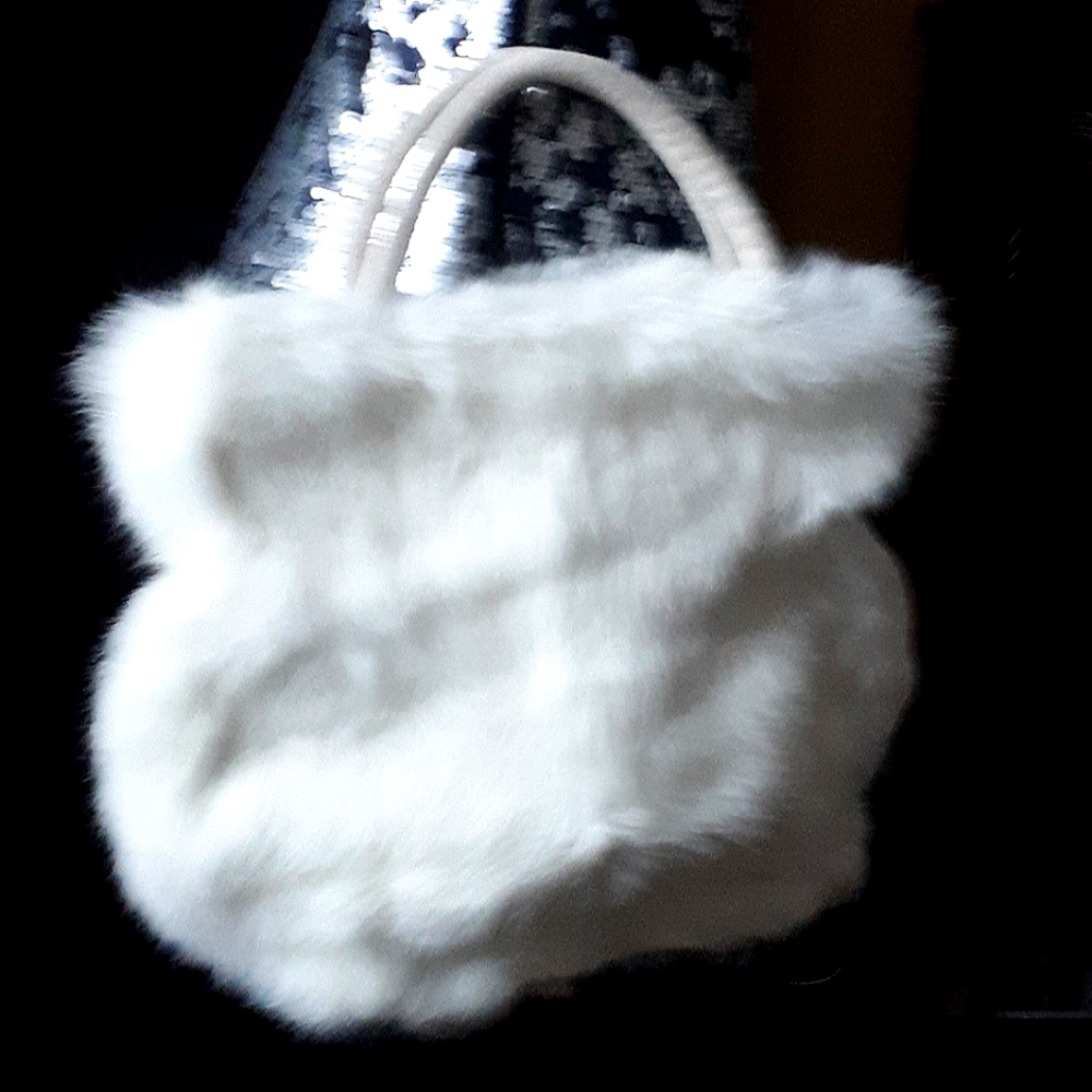 New Danier white Rabbit fur bag